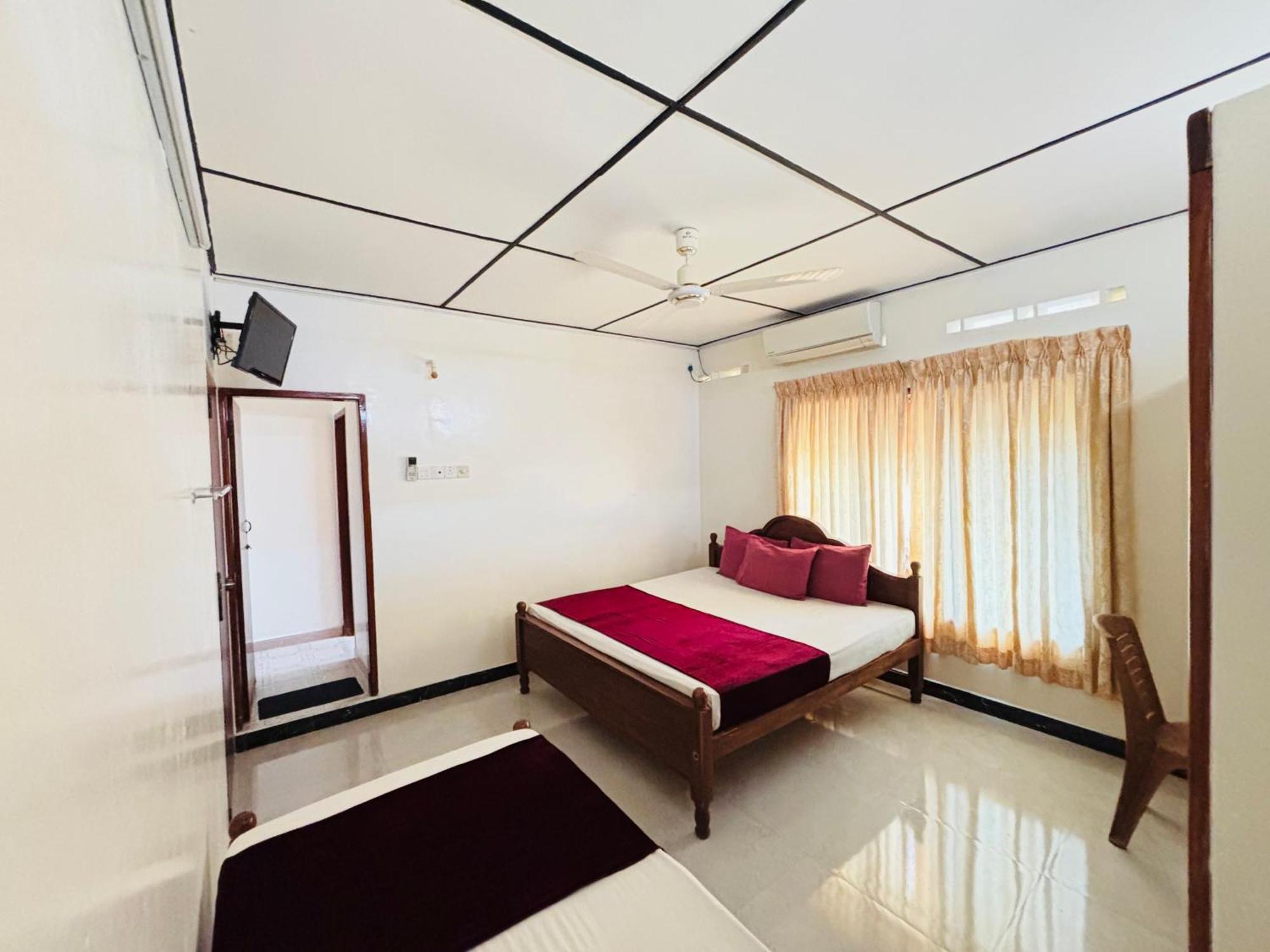 Yaarl Holiday Jaffna Exterior foto